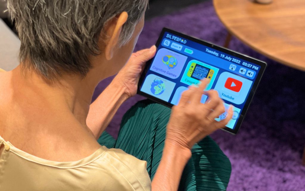 Tech-Savvy Seniors: Simplifying Tablet Set Up for the Elderly ...